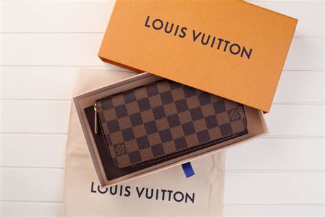 portafoglio louis vuitton uomo riconoscere l'originale|portafogli louis vuitton da donna.